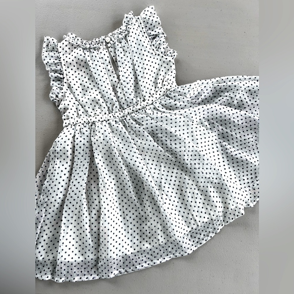 O’sh Kosh sleeveless 2T girls dress, white w/ navy polka dots. Like new!